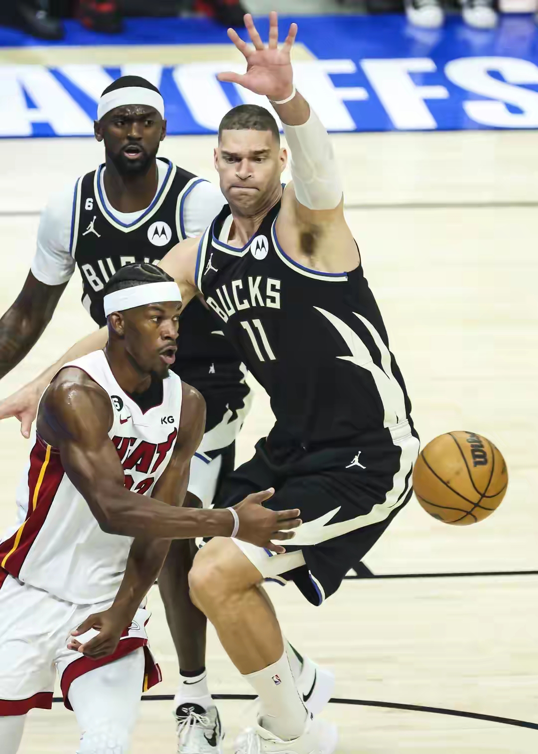 九游娱乐-包含Ming连续十五场比赛得分超过突破纪录，雄鹿挑战极限！的词条