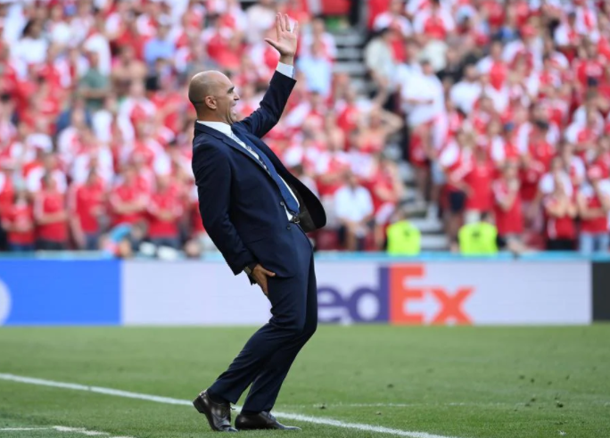 九游体育-包含德布劳内赛事官方发布问鼎冠军新规，MAD争议不断！的词条